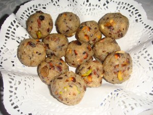 Rava laddus